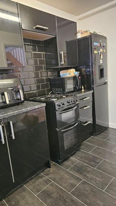 Open Planned Apartment バーケンヘッド エクステリア 写真